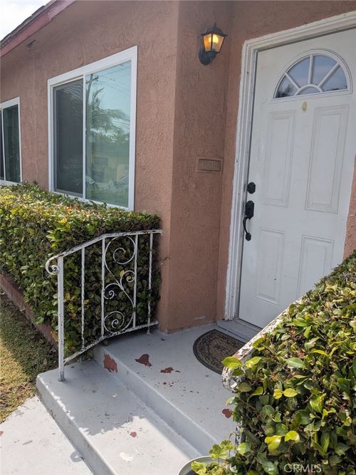 10406 San Carlos Ave, South Gate, CA, 90280-6539 | Card Image