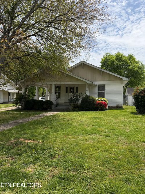 2616 Woodrow Dr, Knoxville, TN, 37918-1762 | Card Image