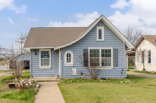 809 Howard St, Taylor, TX, 76574-2505 | Card Image