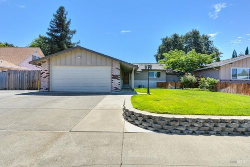 232 Riverdale Ave, Vacaville, CA, 95687-6421 | Card Image