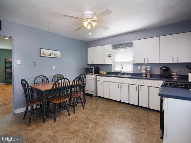 718 Moore Ave, Home with 3 bedrooms, 1 bathrooms and null parking in BRYN MAWR PA | Image 4