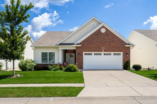 5843 Danielle Dr, Bettendorf, IA, 52722-2498 | Card Image