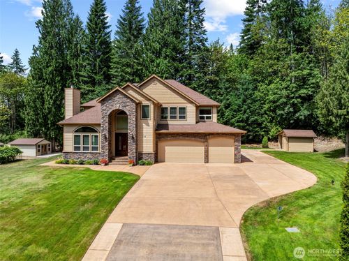 135 N 50th Ave, Longview, WA, 98632-9664 | Card Image