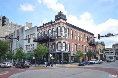 apt-d-301 Main St, Evansville, IN, 47708-1415 | Card Image