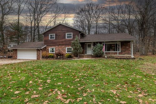 18271 Jefferson Drive, Walton Hills, OH, 44146 | Card Image