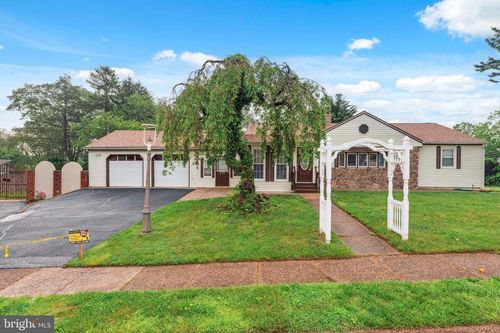 905 Henrietta Ave, HUNTINGDON VALLEY, PA, 19006-8501 | Card Image