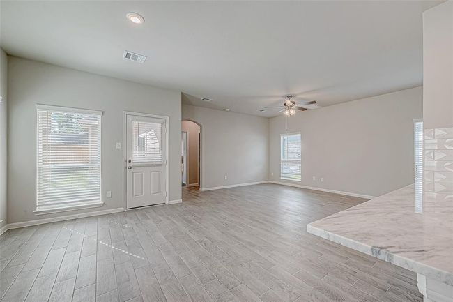 27083 Badger Way, House other with 4 bedrooms, 4 bathrooms and null parking in Magnolia TX | Image 6
