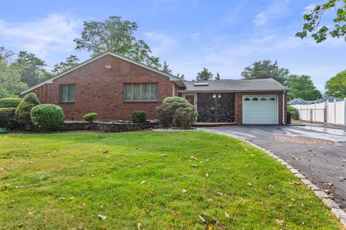 60 Wheatfield Ln, Commack, NY, 11725-2630 | Card Image