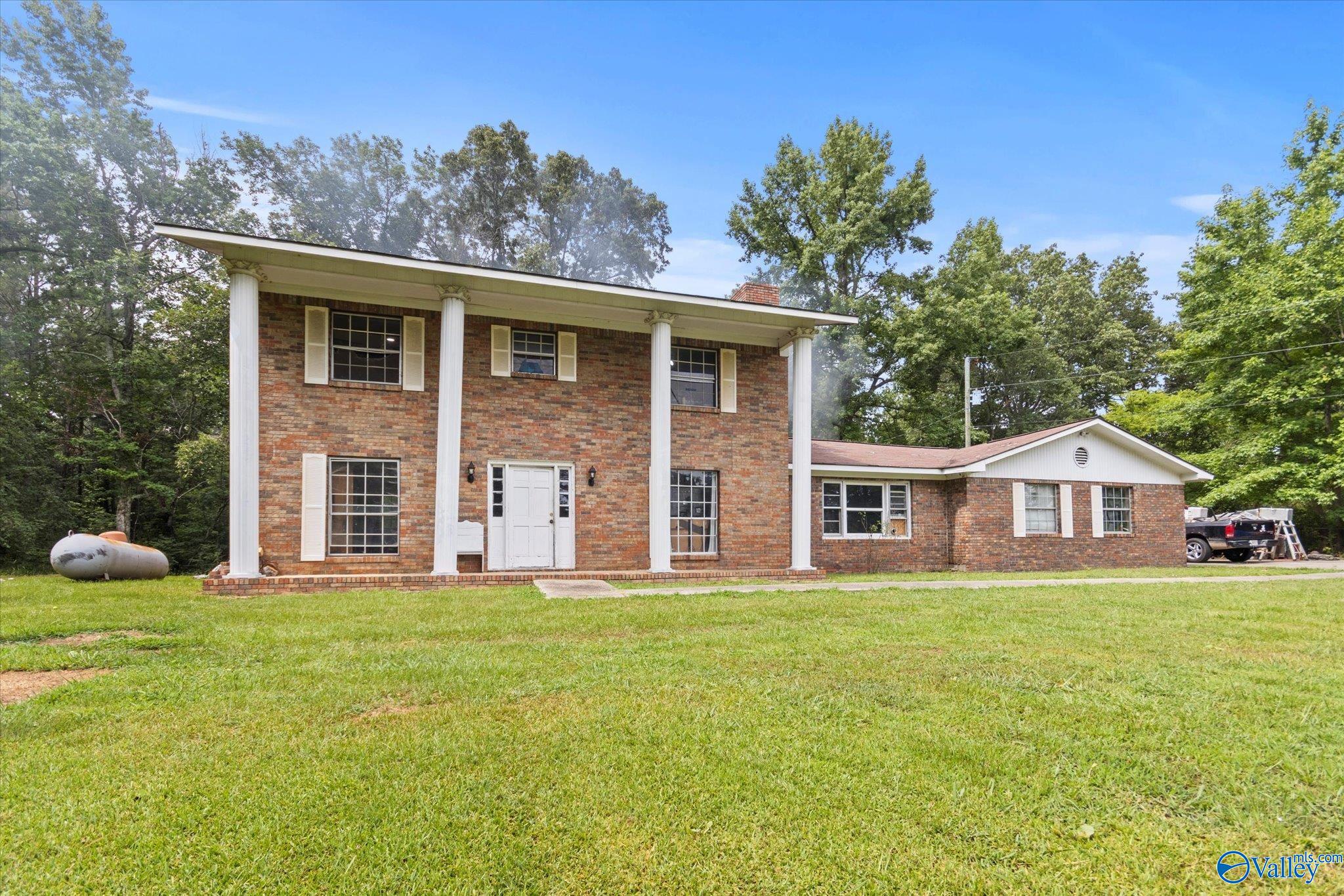 Red Top Dr, Guntersville, AL 35976
