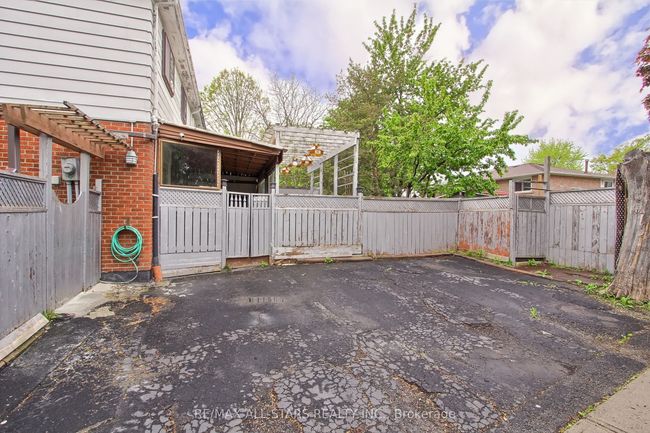 48 Archdekin Dr, House attached with 5 bedrooms, 3 bathrooms and 4 parking in Brampton ON | Image 47