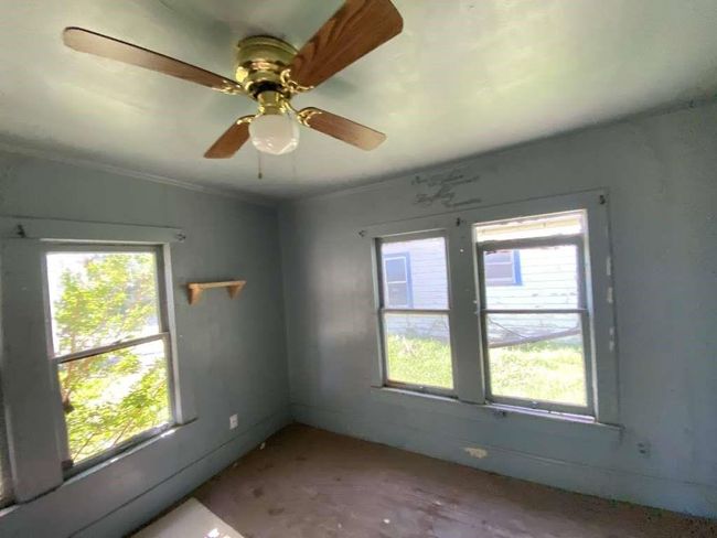 337 Sw Avenue B, House other with 3 bedrooms, 2 bathrooms and null parking in Hamlin TX | Image 5