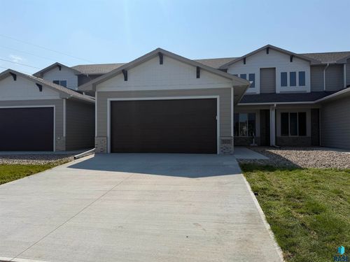 5117 E 67th St Street, Sioux Falls, SD, 57108 | Card Image