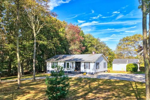 834 May St, Naugatuck, CT, 06770-3441 | Card Image