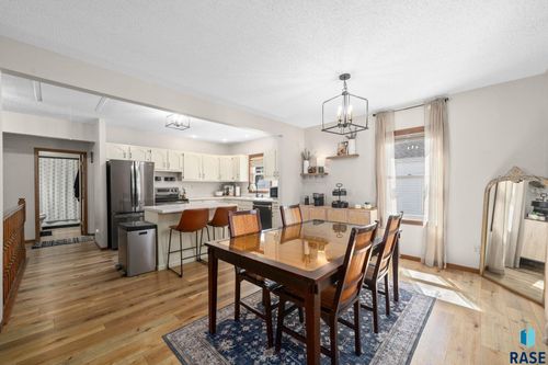 606 S 3rd St Street, Beresford, SD, 57004 | Card Image