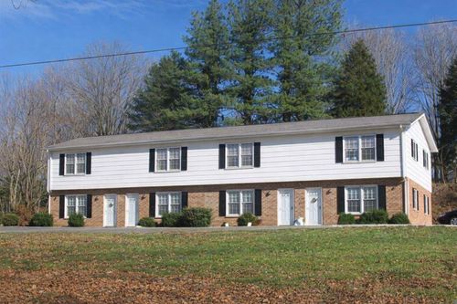 60-66-60 Sunrise Rd, Rocky Mount, VA, 24151-5975 | Card Image