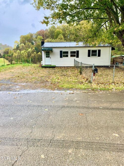 192 Old Charity Hill Rd, Elizabethton, TN, 37643-4767 | Card Image