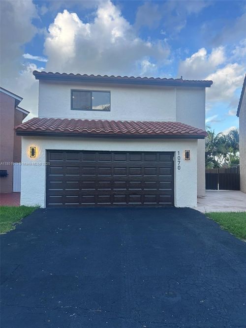 0-1070 Sw 135th Pl, Miami, FL, 33184-3311 | Card Image