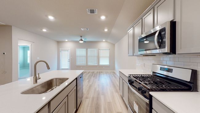 4023 Illian Cv, House other with 4 bedrooms, 2 bathrooms and 2 parking in Killeen TX | Image 5