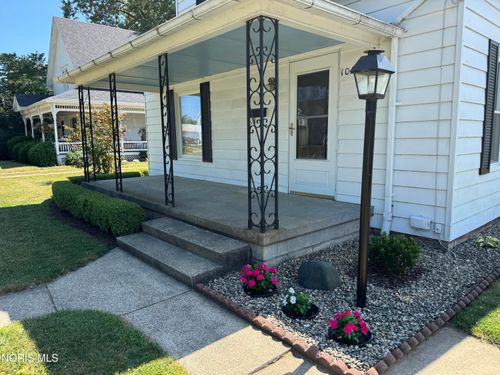 1029 N Perry St, Napoleon, OH, 43545-1053 | Card Image