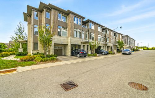 9-384 Arctic Red Dr, Oshawa, ON, L1L0M5 | Card Image