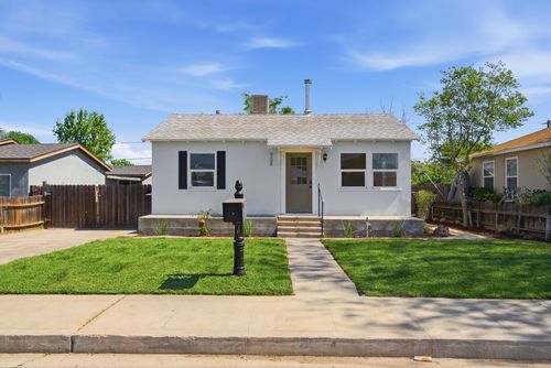 908 S Clark St, Visalia, CA, 93292-2906 | Card Image