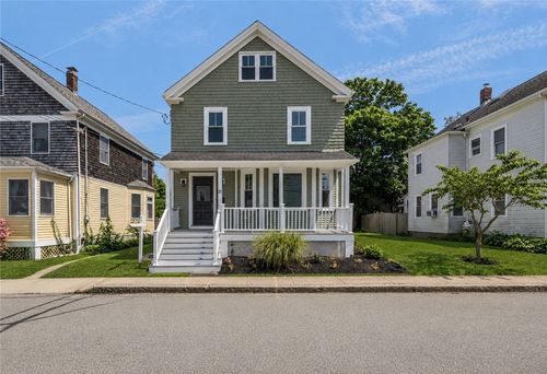 21 Russell Ave, Newport, RI, 02840-1723 | Card Image