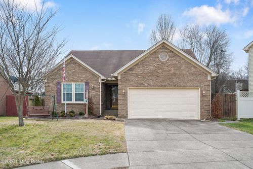 704 Auburn Oaks Dr, Louisville, KY, 40214-5686 | Card Image