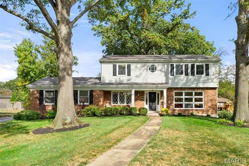 11563 Templar Dr, Creve Coeur, MO, 63141-7547 | Card Image