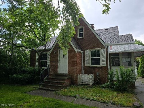 10713 Penfield Ave, Garfield Heights, OH, 44125-2608 | Card Image