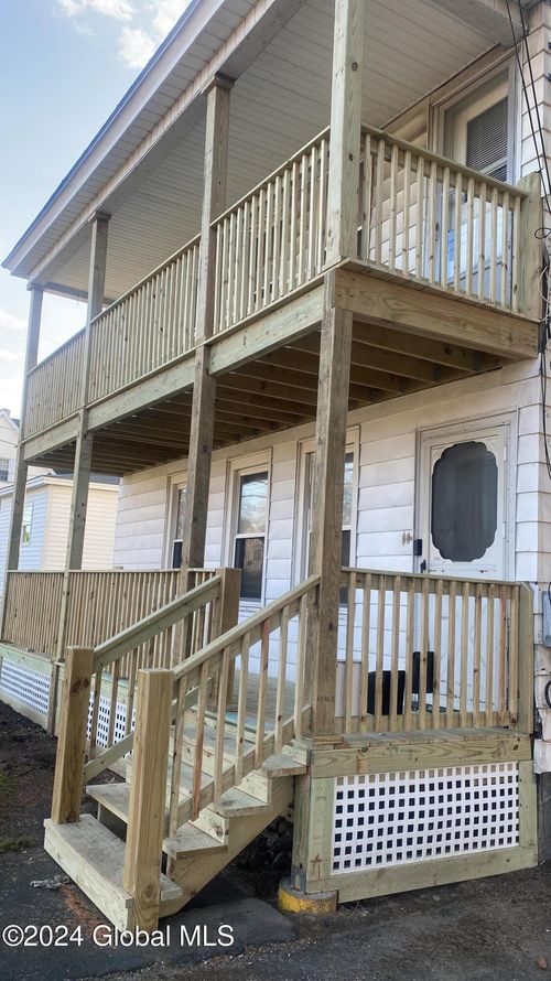 267 Church St, Amsterdam, NY, 12010-3930 | Card Image