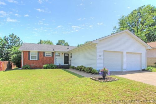 6112 E 21st St, Tulsa, OK, 74114-2306 | Card Image