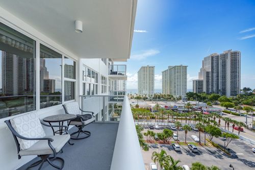 810-3333 Ne 34th St, Fort Lauderdale, FL, 33308 | Card Image