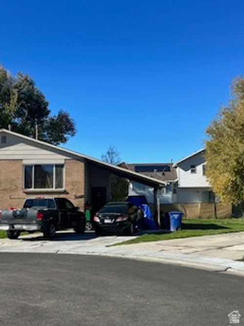 b-3315 W Valcrest Cir, West Valley City, UT, 84119-2638 | Card Image