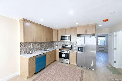 7305 Cook Ave, Middle Village, NY, 11379-2522 | Card Image