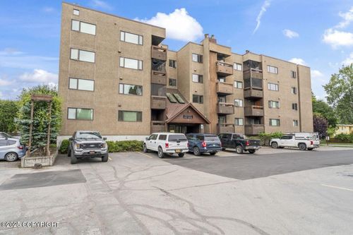 unit-219-310 E 11th Ave, Anchorage, AK, 99501-6517 | Card Image