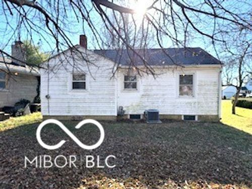 504 W Broadway St, Greenwood, IN, 46142-3524 | Card Image