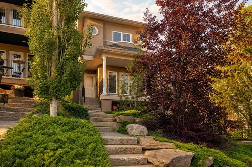 3611 Parkhill St Sw, Calgary, AB, T2S2Z5 | Card Image