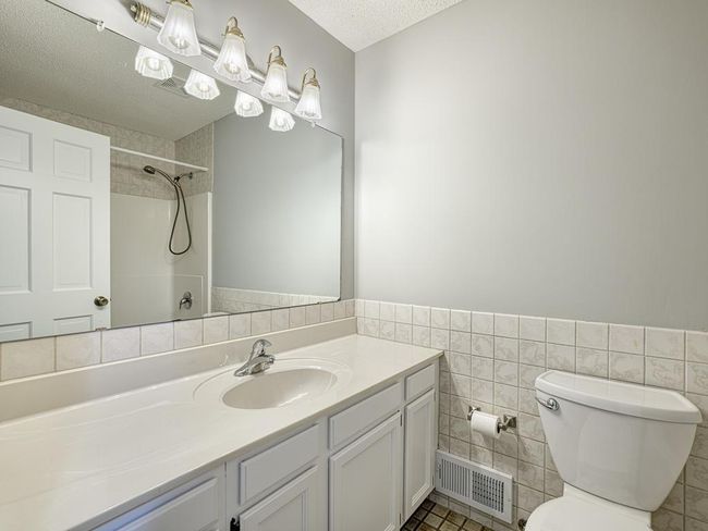 13 - Bathroom.jpg | Image 14