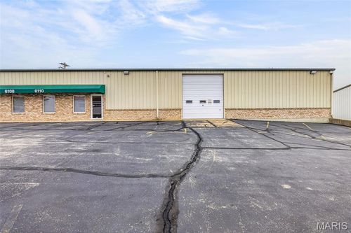 6108 Baumgartner Xing, Saint Louis, MO, 63129-2833 | Card Image