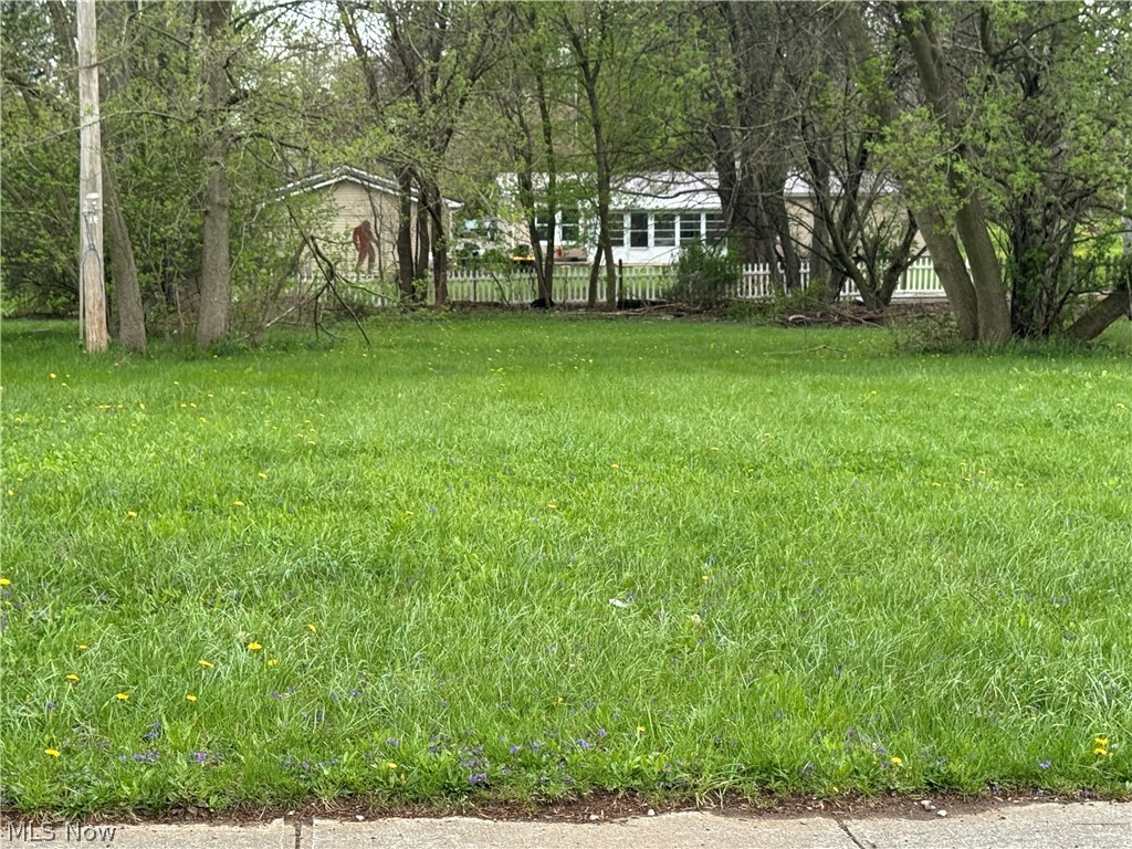 Land in New London 2