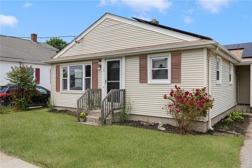 50 Cute St, Pawtucket, RI, 02860-5560 | Card Image