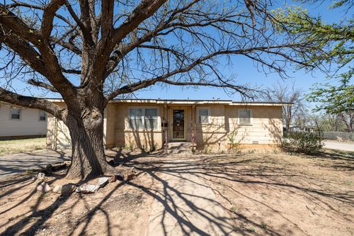 2301 40th St, Snyder, TX, 79549-5938 | Card Image