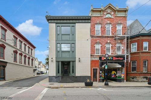 170 Spring St, Newton, NJ, 07860-2009 | Card Image