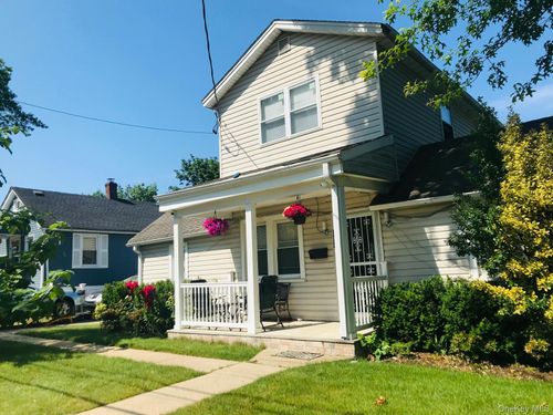 365 Sheridan St, Westbury, NY, 11590-3641 | Card Image