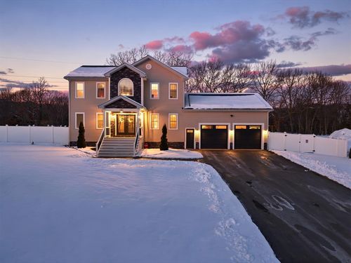 5 Nottingham Cir, Swansea, MA, 02777-4879 | Card Image