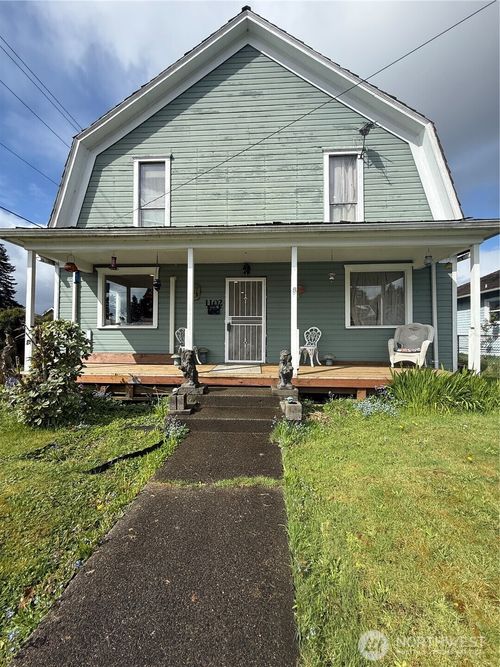 1102 Water St, Raymond, WA, 98577-1327 | Card Image