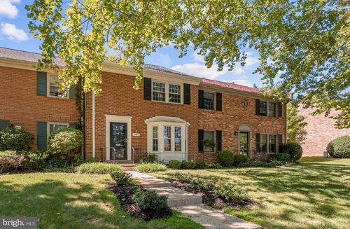 8413 Forrester Blvd, SPRINGFIELD, VA, 22152-1705 | Card Image