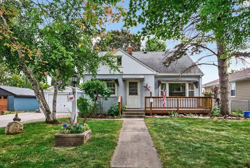 438 19th Ave N, South Saint Paul, MN, 55075-1805 | Card Image