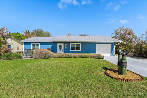 8913 Se Sandridge Ave, Hobe Sound, FL, 33455-4638 | Card Image