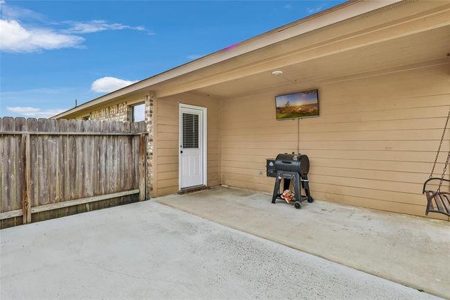 Plenty of space to entertain. | Image 26